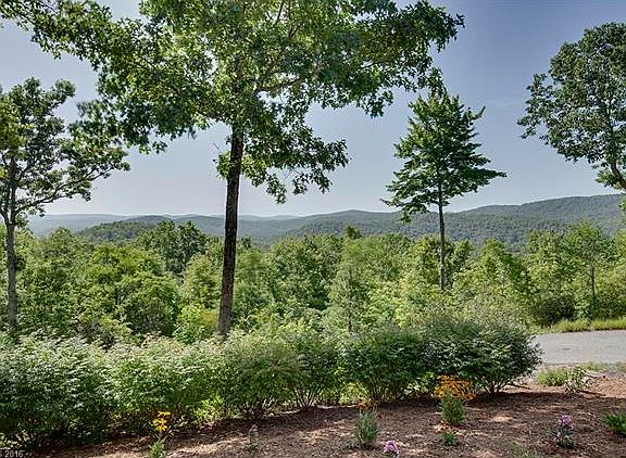 4th image of 464 Sylvan Byway