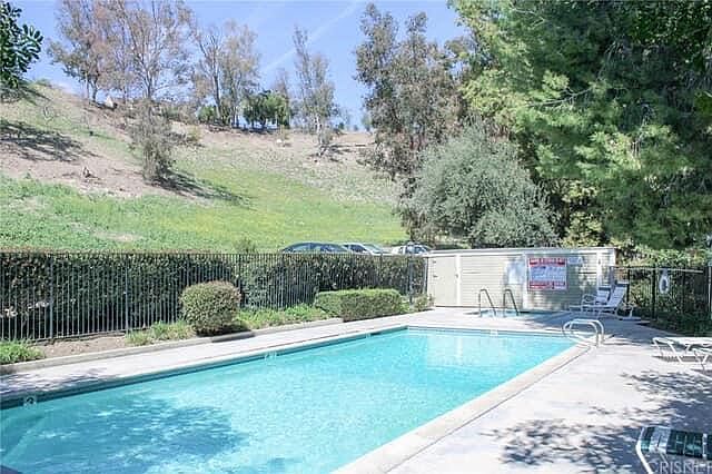 1st image of 22125 Burbank Blvd Unit 2