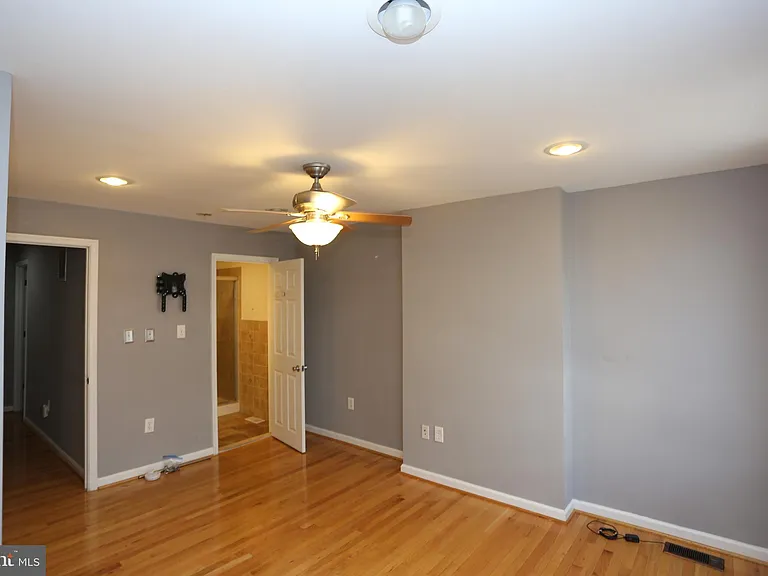 524 S Bouldin St — Photo 26