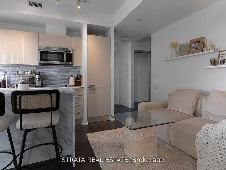 42 Charles St E #2801 — Photo 1
