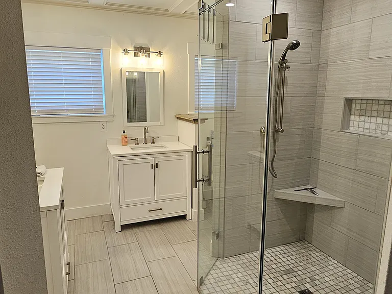 219 Edgevale Dr — Photo 12