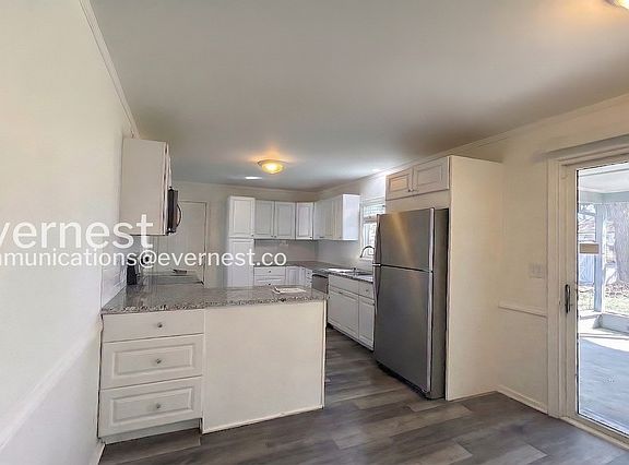 3rd image of 7701 W 95th Ter