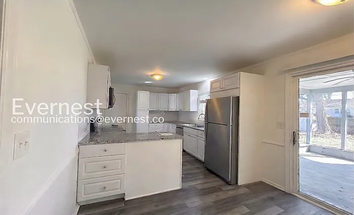 7701 W 95th Ter — Photo 3