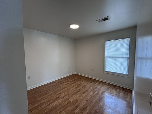 5th image of 10 Driftwood Cir #1