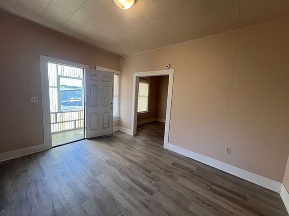 2nd image of 1189 Virginia Ave