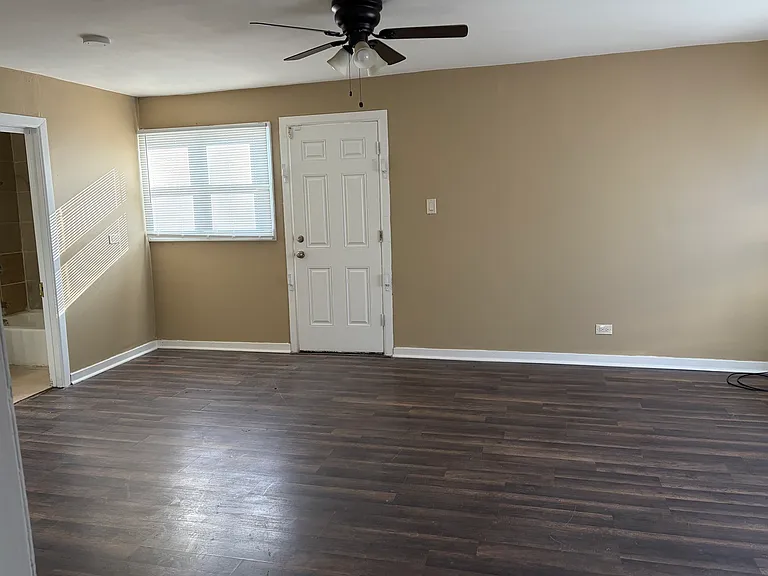 16130 Justine St — Photo 11