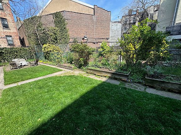 3rd image of 411 Park Pl Fl 1