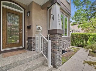 523 SE 34th St NW #1, Calgary, AB T2N2X8
