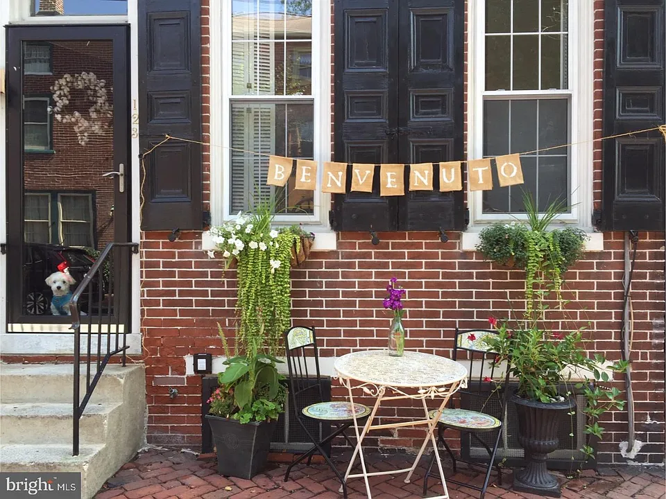 123 S Darlington St