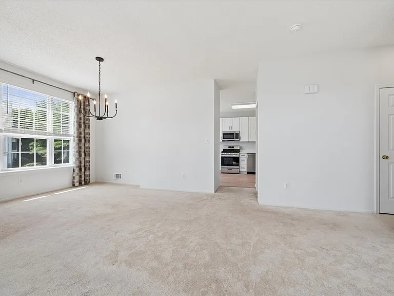 82 Hancock Dr — Photo 11