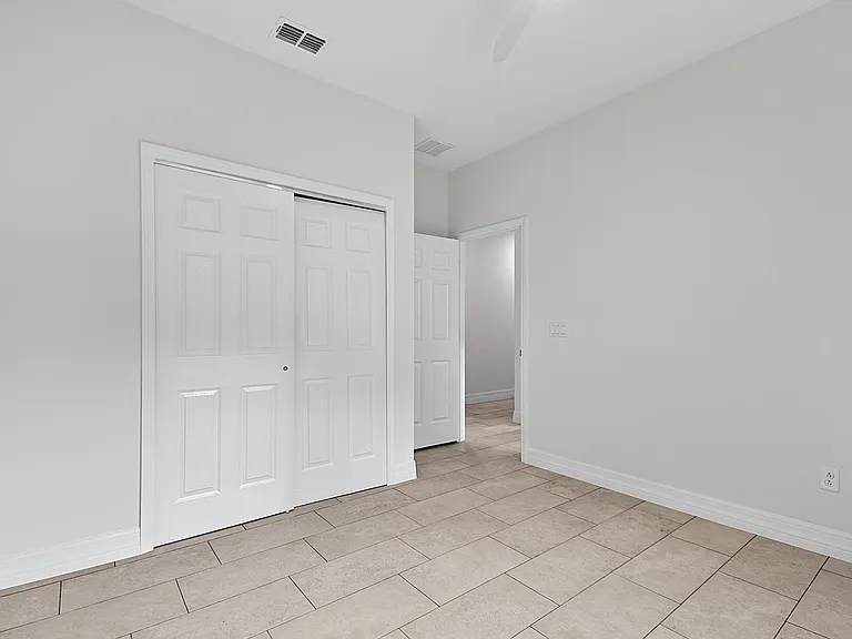 14 Ullynn Pl #A — Photo 6