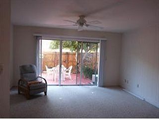 4th image of 933 N Colonial Ct