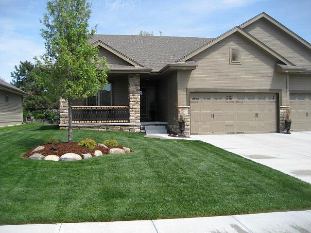 1st image of 8009 S 91st St