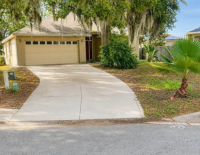 1139 Juniper Ct — Photo 1