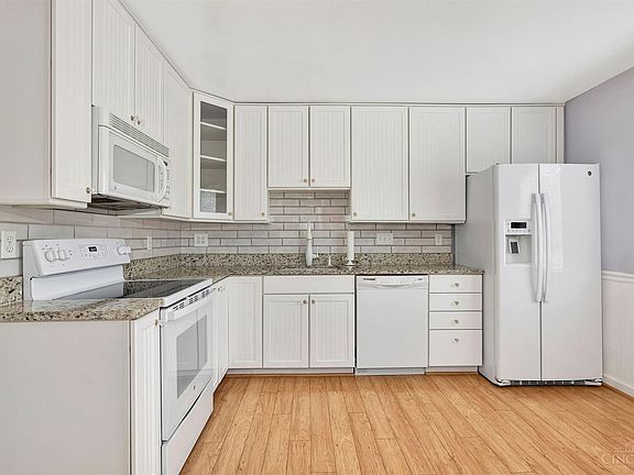 3rd image of 83 Twin Lakes Dr #83