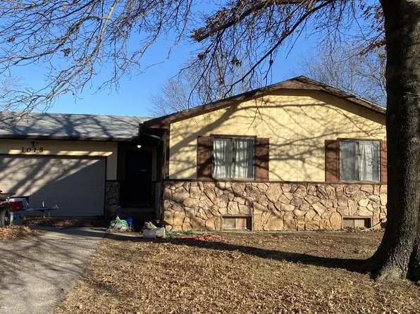 1018 N English Ct, Belle Plaine, KS 67013
