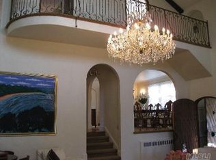 1 Bunker Rd, Long Beach, NY 11561