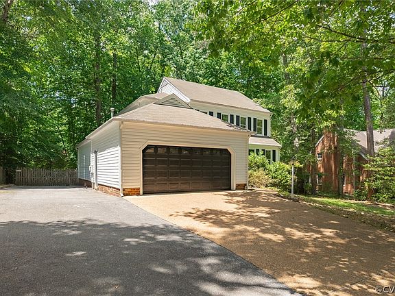 3rd image of 624 Brighton Dr