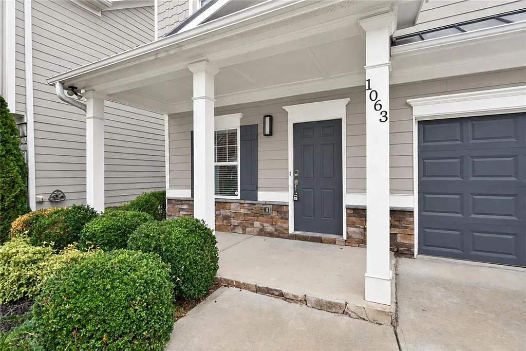 4 bed, 2.5 bath, 2186 sqft, $3,600 — Photo 4
