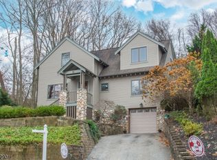 11 Ludlum Rd, Wayne, NJ 07470