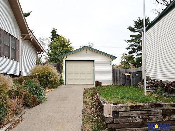 3rd image of 224 S 38th St