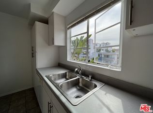 11727 Mayfield Ave #5, Los Angeles, CA 90049