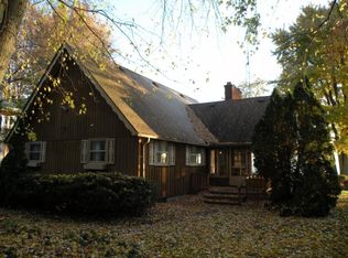 2711 Lakeshore Rd, Applegate, MI 48401