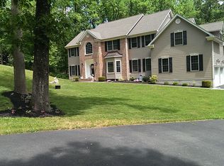 16 Zellers Rd, Long Valley, NJ 07853