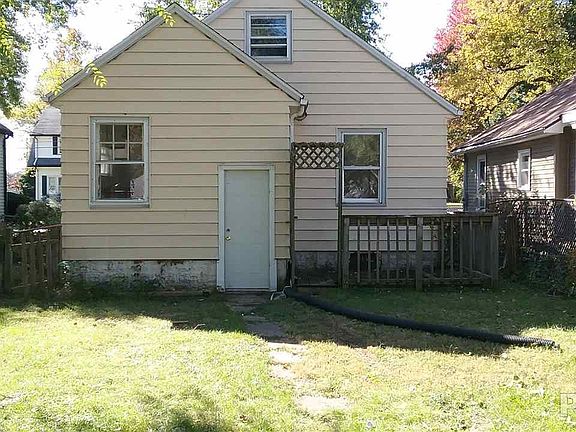 2nd image of 2104 N Gale Ave