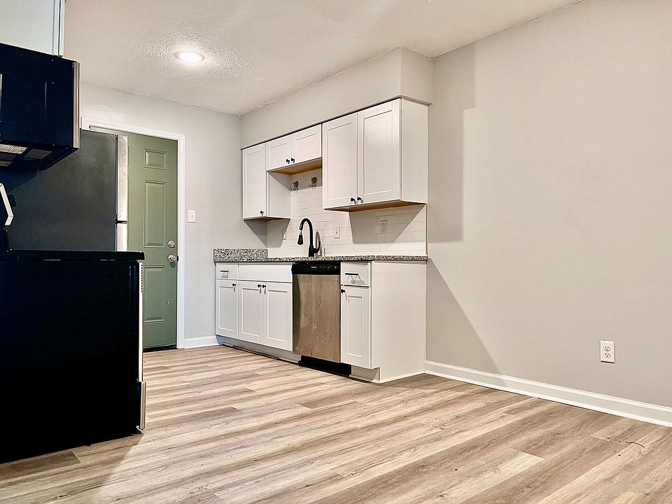 1st image of 3570 Mynders Ave #8
