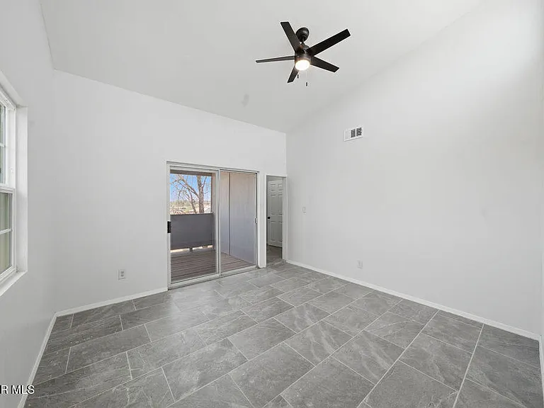 821 Los Lagos Way #A — Photo 18