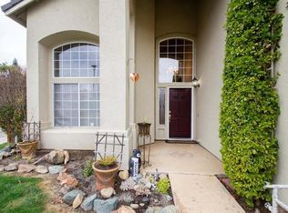 6901 Hollybrook Dr, Sacramento, CA 95823