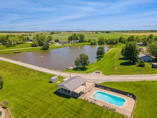 5365 Longhorn Trl, Melrose, IA 52569