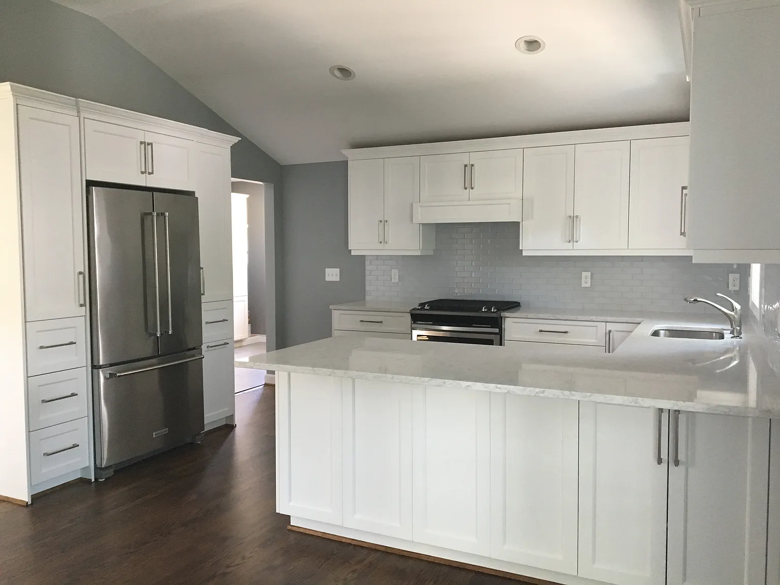 3 bed, 2.5 bath, 1410 sqft, $3,200 — Photo 4