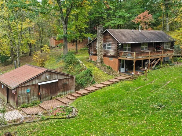 3239 Salineville Rd NE, Carrollton, OH 44615