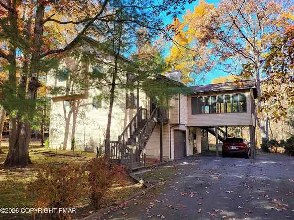 367 Saunders Dr, Bushkill, PA 18324