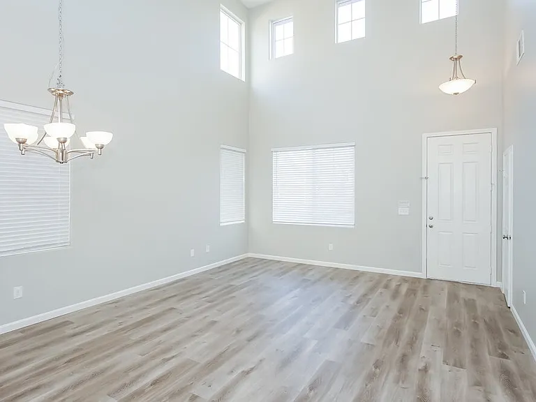 2405 Breckle Key Ave — Photo 5