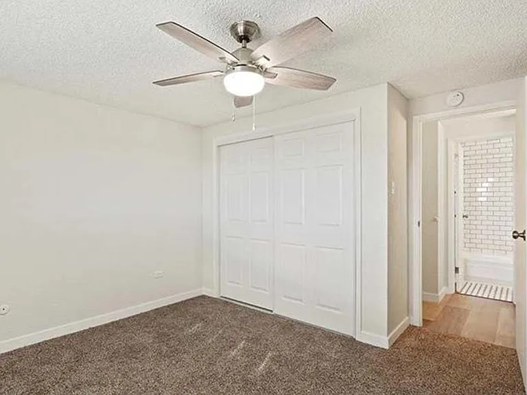 Avon South Apartments — Photo 9