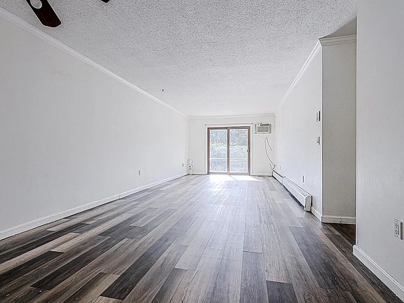 2nd image of 13 Strawberry Bank Rd APT 10