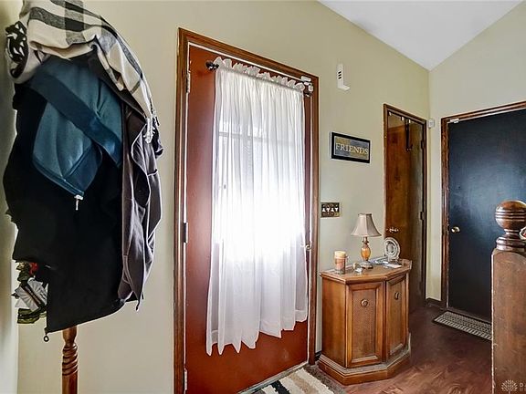 5th image of 28 Highpoint Dr