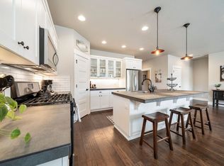 1216 NE Hoover Loop, Bend, OR 97701