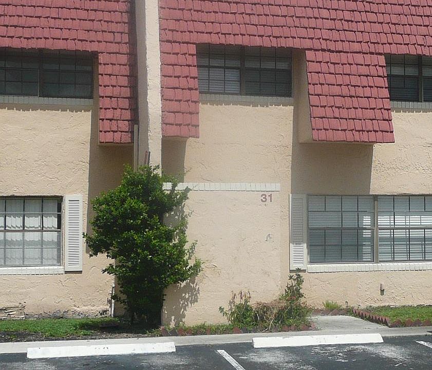 2nd image of 31 Spinning Wheel Ln