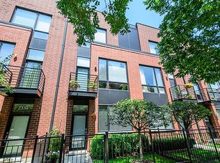 2332 W Wolfram St, Chicago, IL 60618