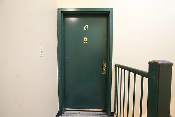 Rented by Landmark Manhattan Realty Corp | media 32