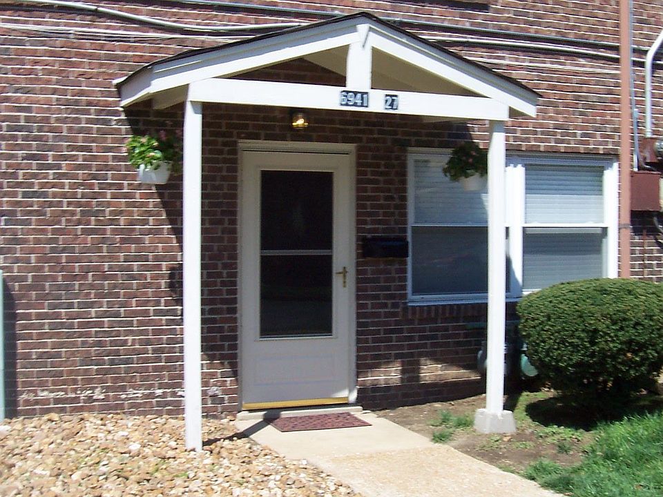 Private Entrance
