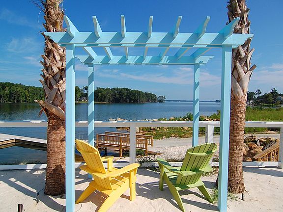 3rd image of 637 Pinnacle Way