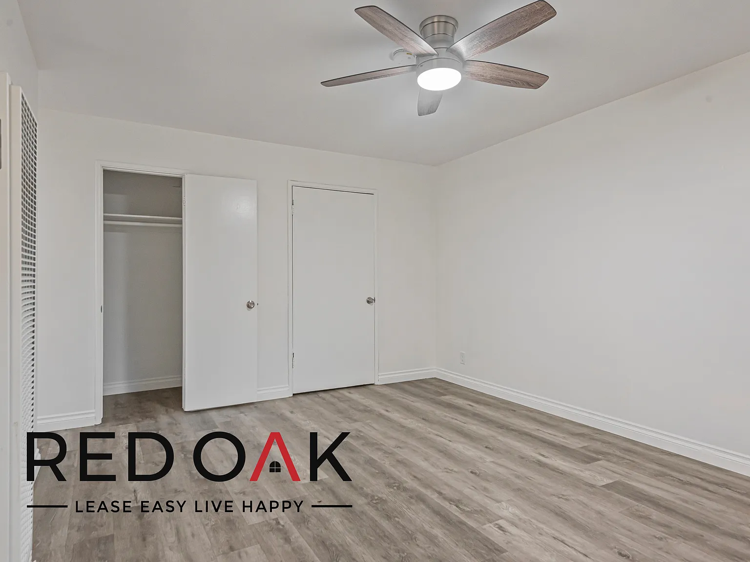 ~Low Deposit~ Stylish Studio With Eat-In Kitchen, On-Site Laundry, And Included Parking ~ In Beau... — Photo 2