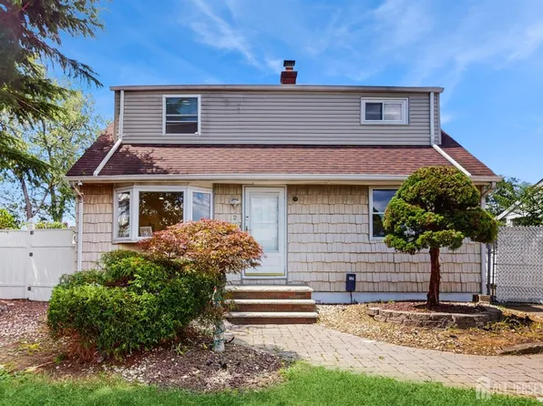 12 Bradley Dr, Edison, NJ 08817