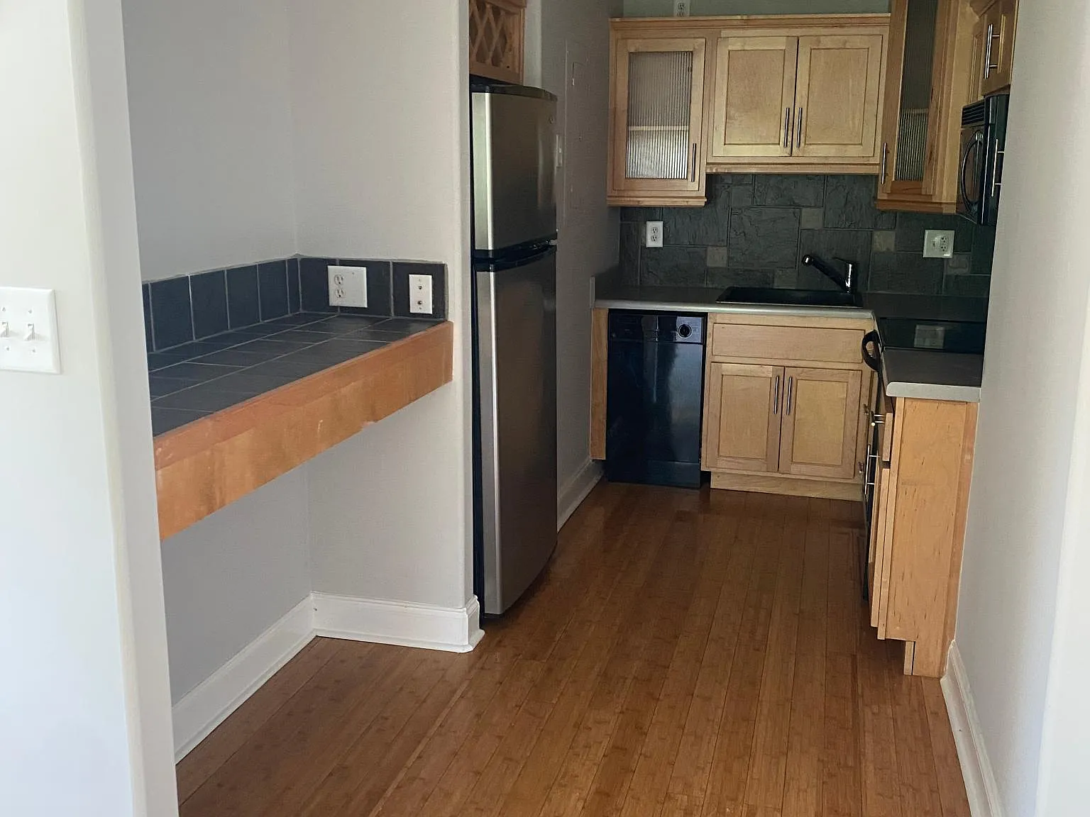 Studio, 525 sqft, $1,200 — Photo 3