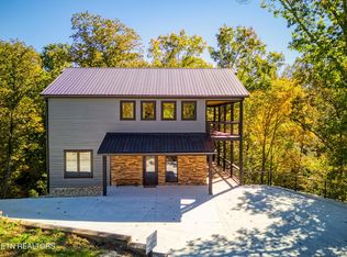 1028 Old Cartertown Rd, Gatlinburg, TN 37738